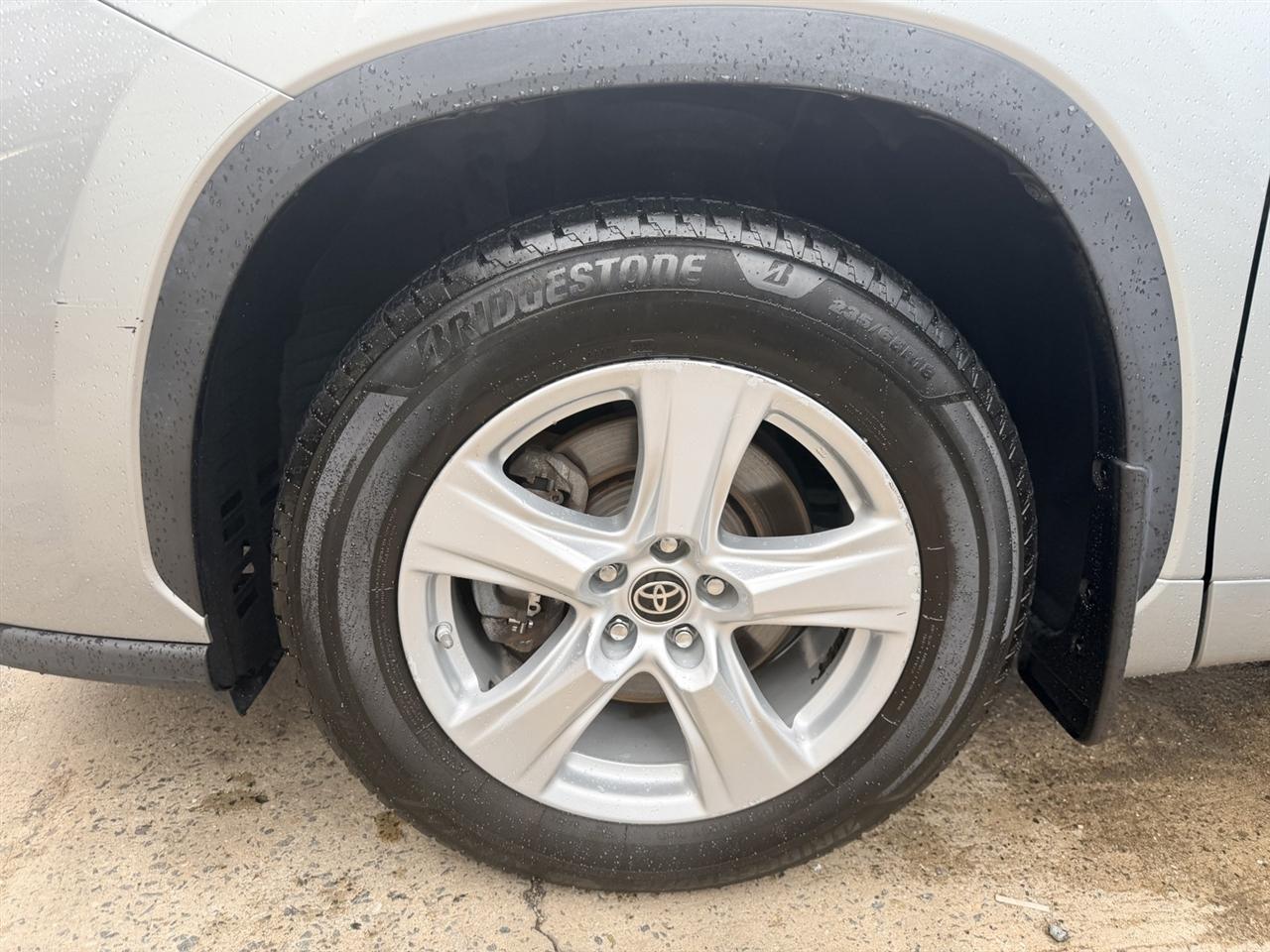 Toyota Highlander Hybrid LE AWD 2022