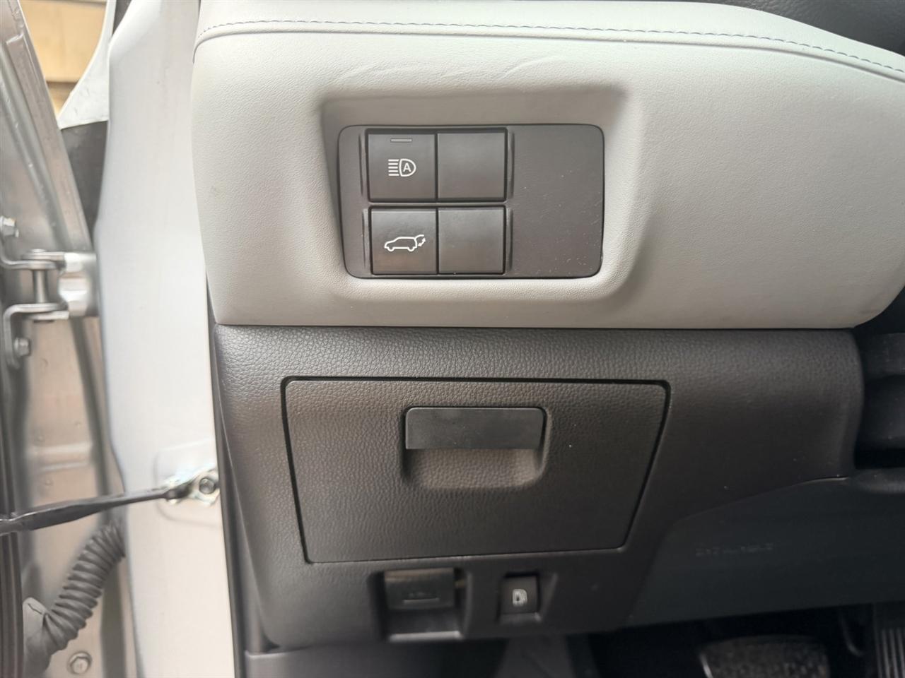 Toyota Highlander Hybrid LE AWD 2022