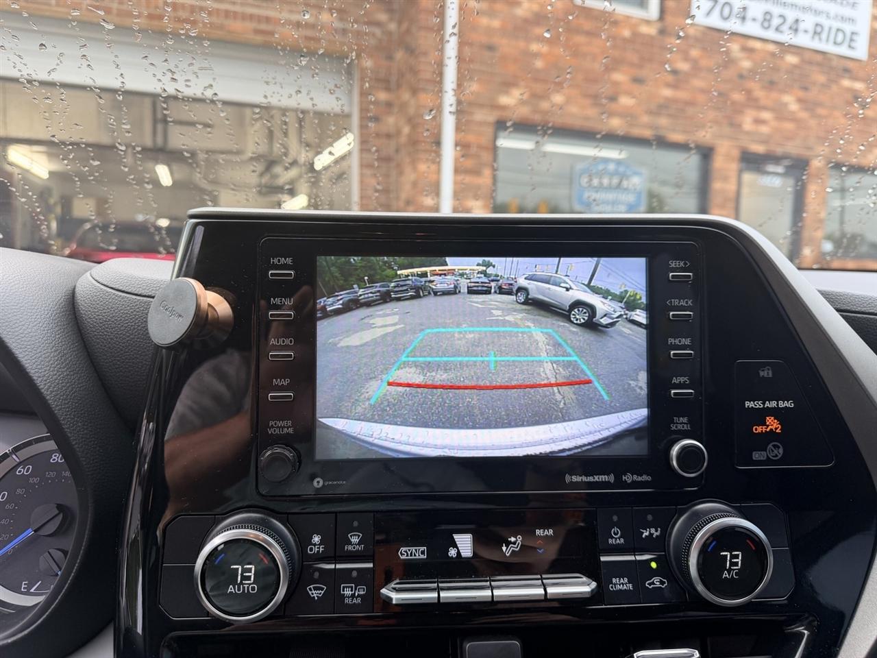 Toyota Highlander Hybrid LE AWD 2022