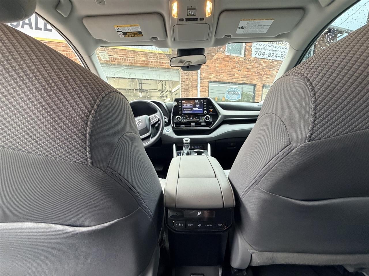Toyota Highlander Hybrid LE AWD 2022