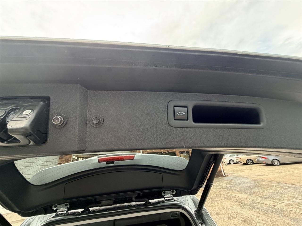 Toyota Highlander Hybrid LE AWD 2022