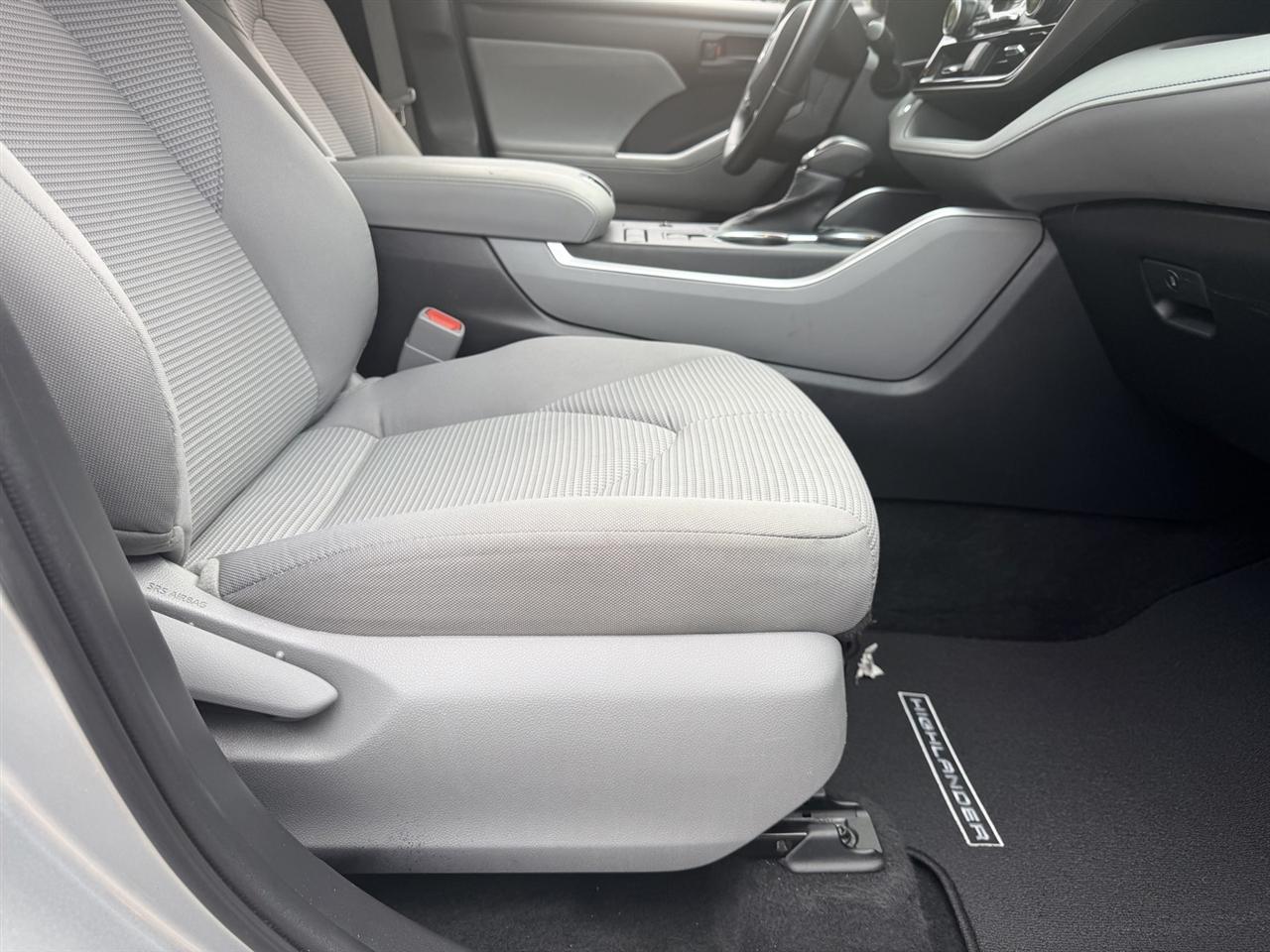 Toyota Highlander Hybrid LE AWD 2022