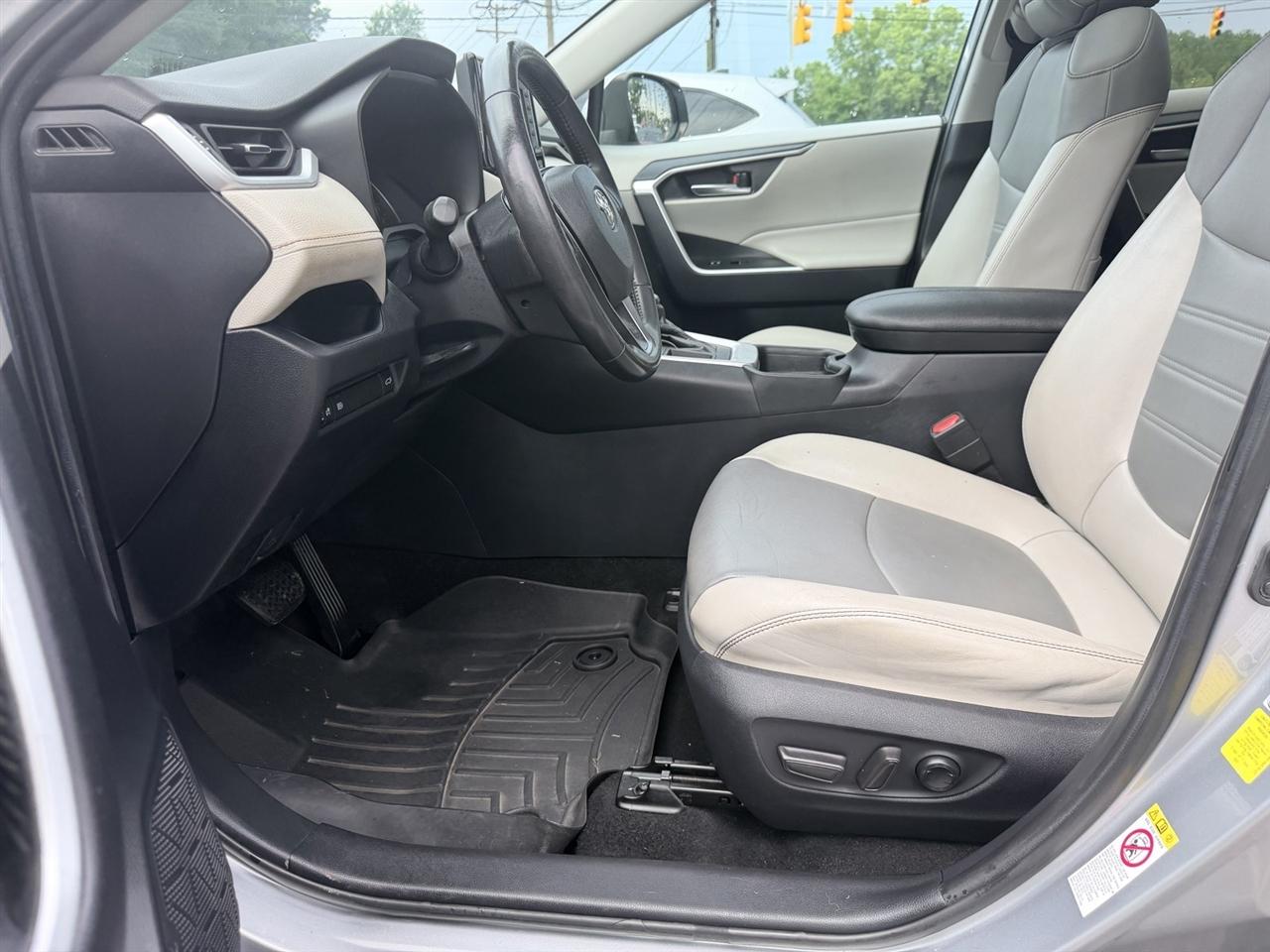 Toyota RAV4 XLE Premium 2019
