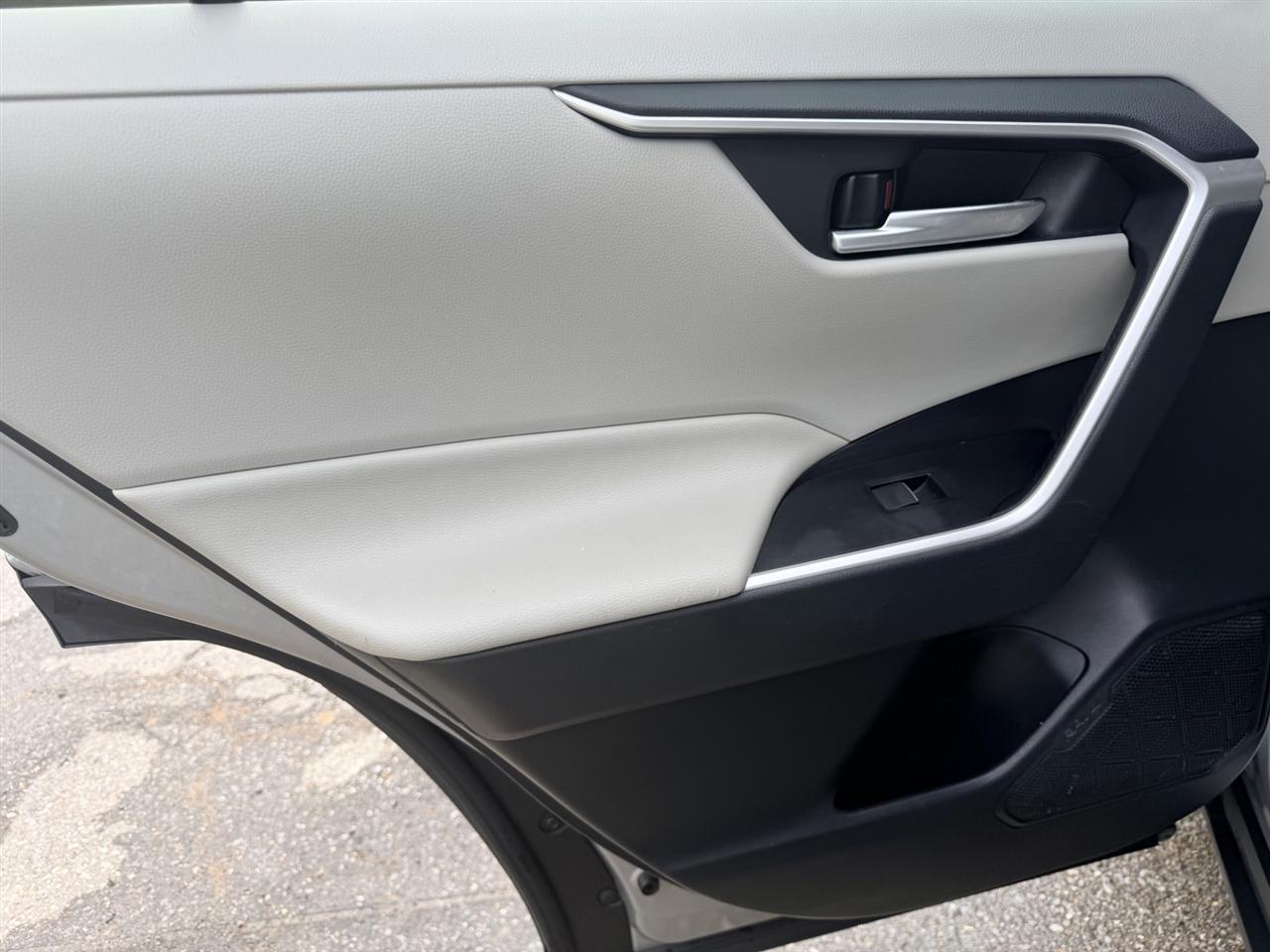 Toyota RAV4 XLE Premium 2019