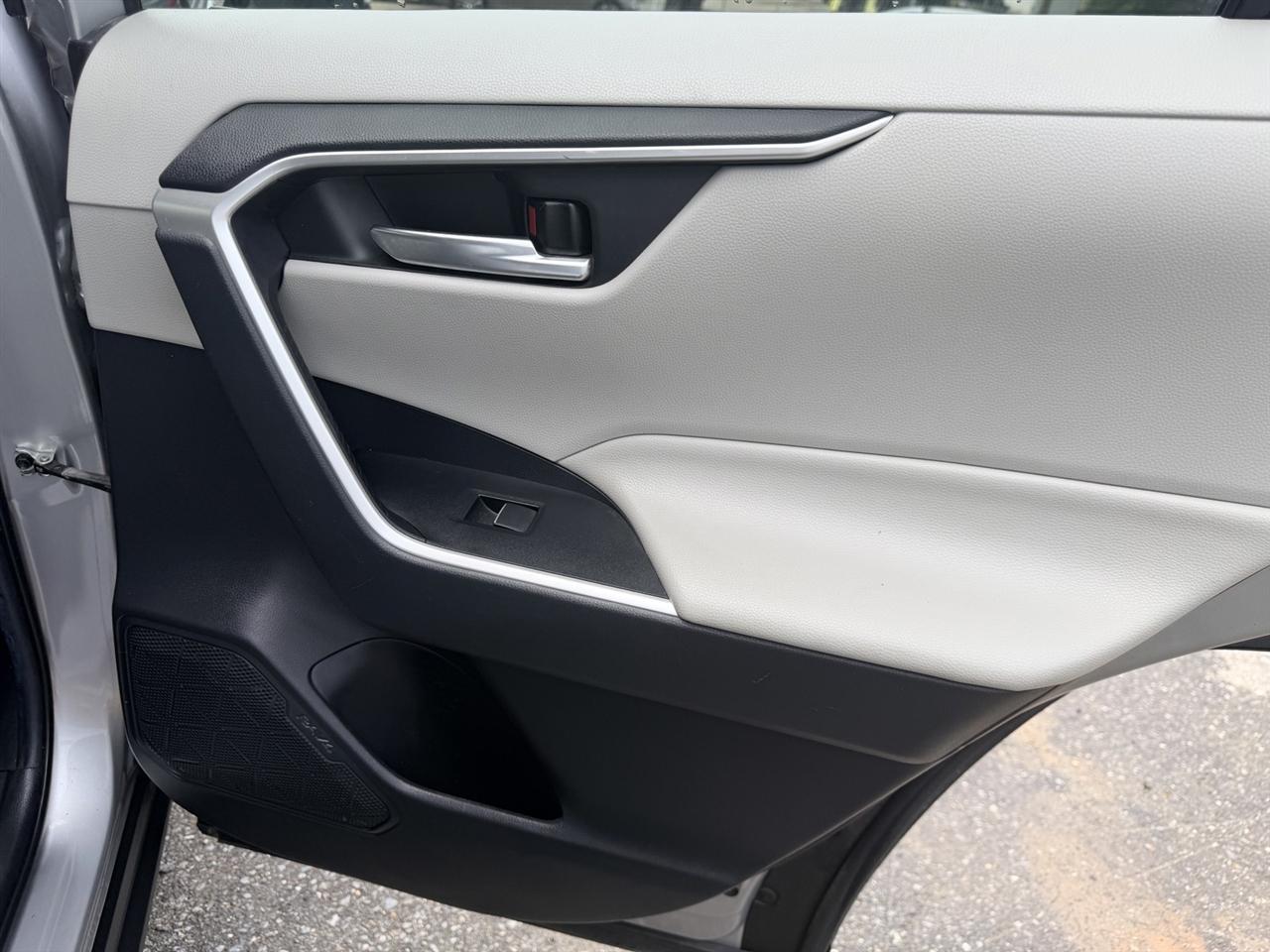 Toyota RAV4 XLE Premium 2019