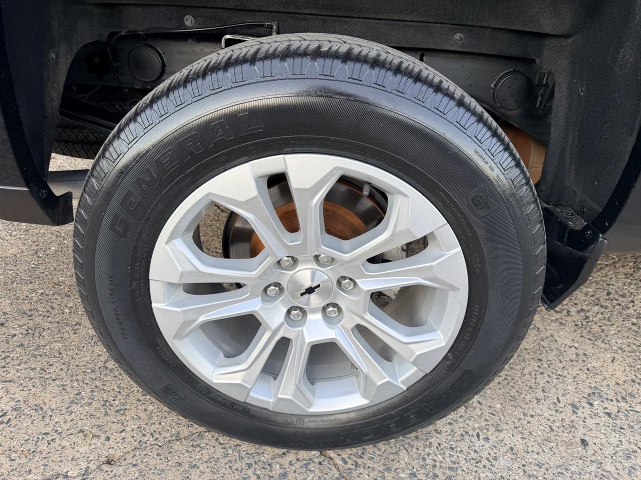 Chevrolet Silverado photo 10