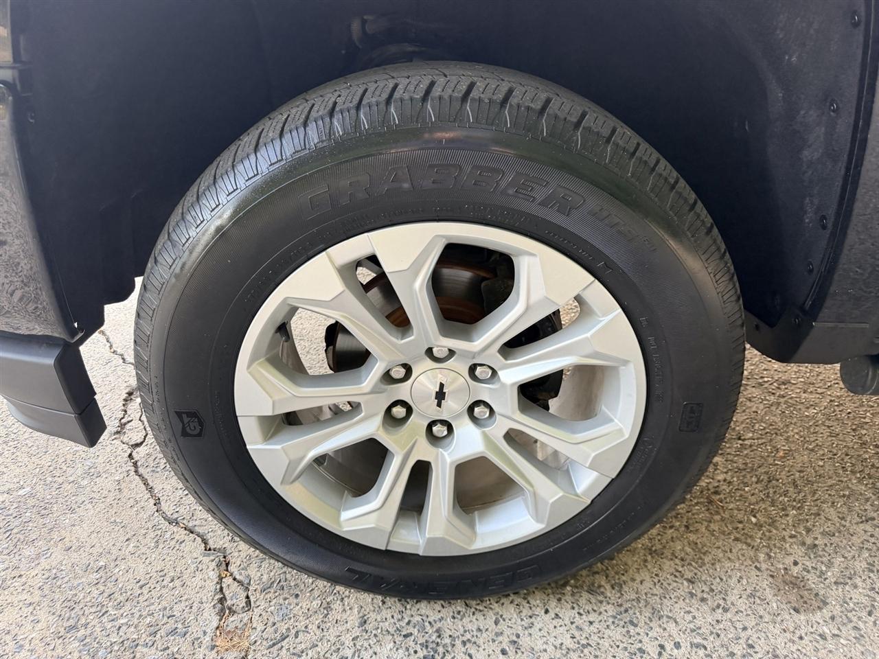 Chevrolet Silverado photo 12