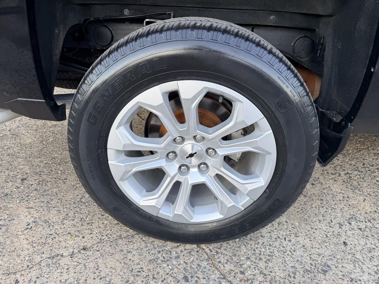Chevrolet Silverado photo 14