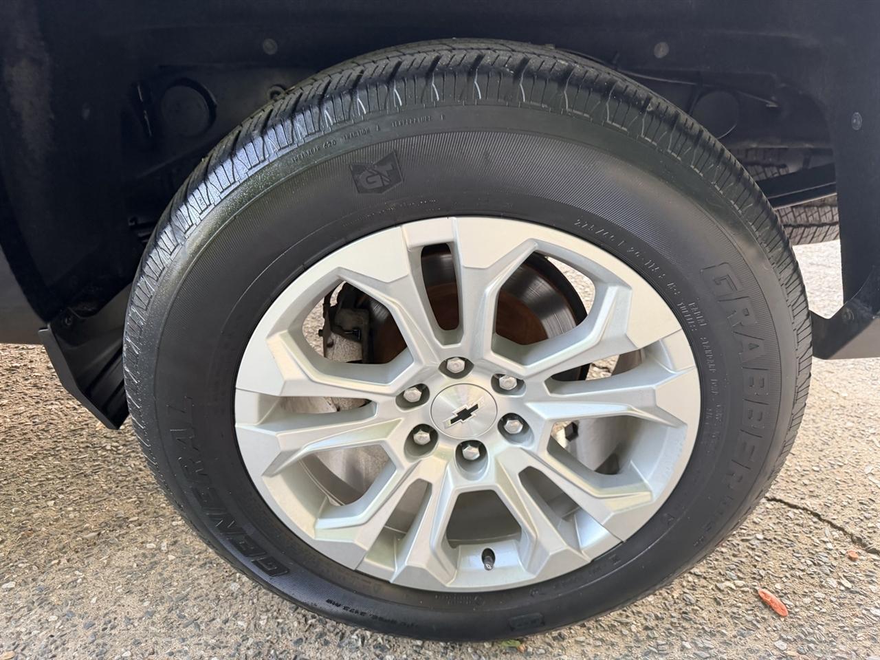 Chevrolet Silverado photo 15