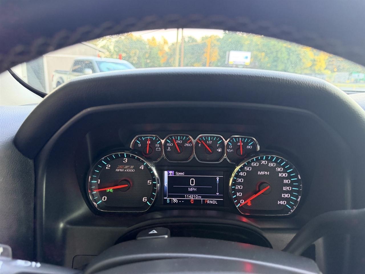 Chevrolet Silverado photo 21