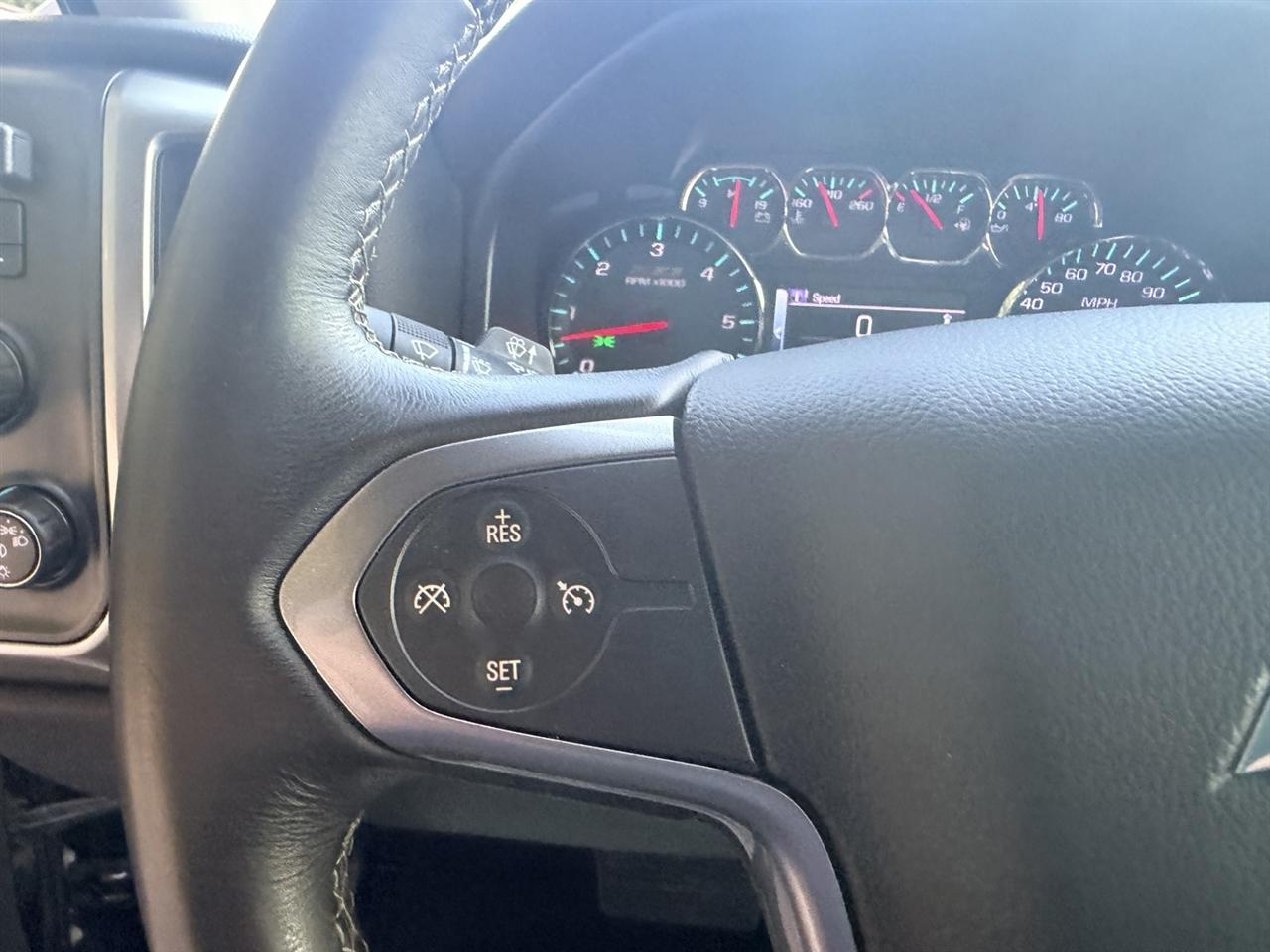 Chevrolet Silverado photo 22