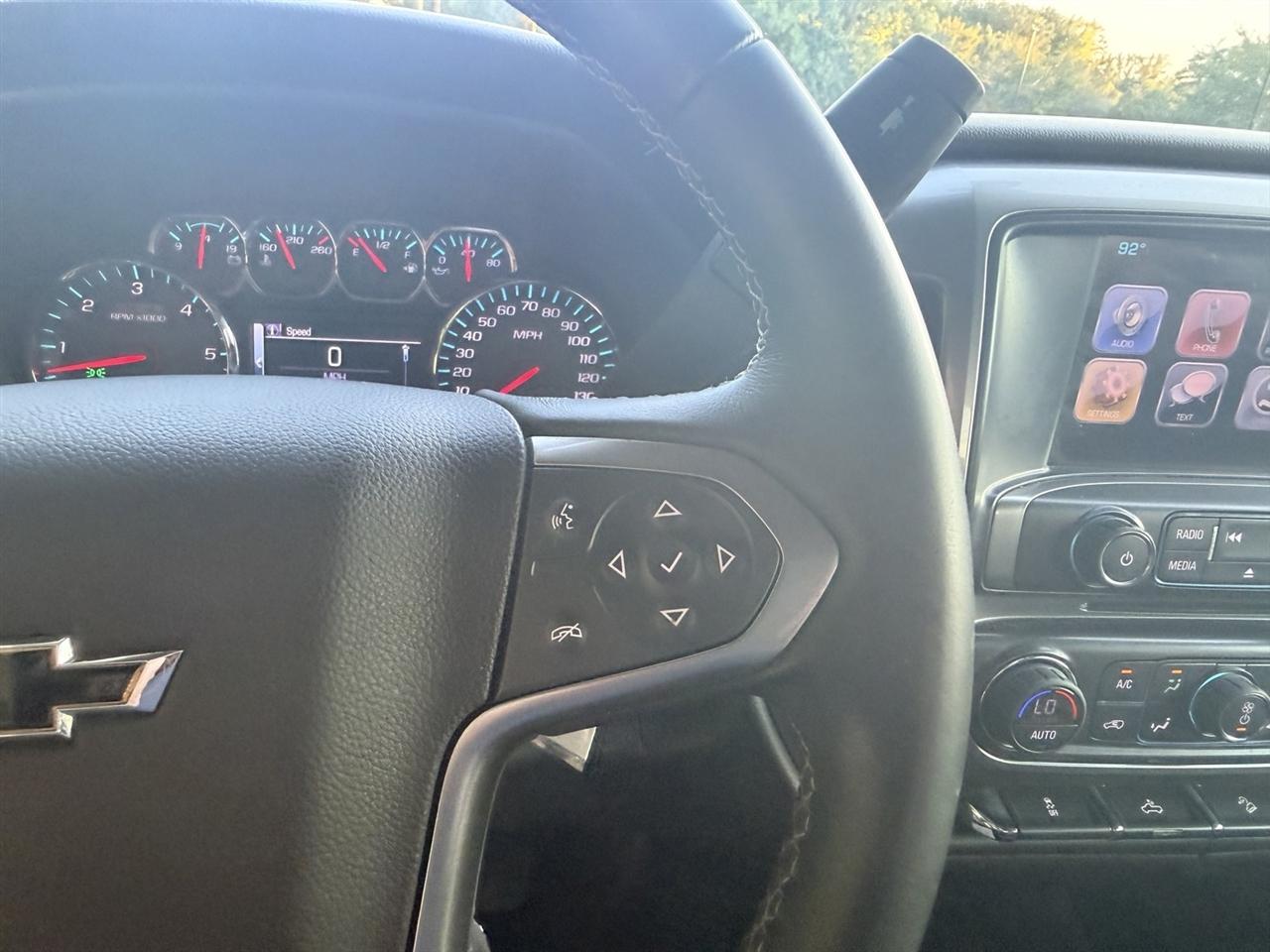 Chevrolet Silverado photo 23