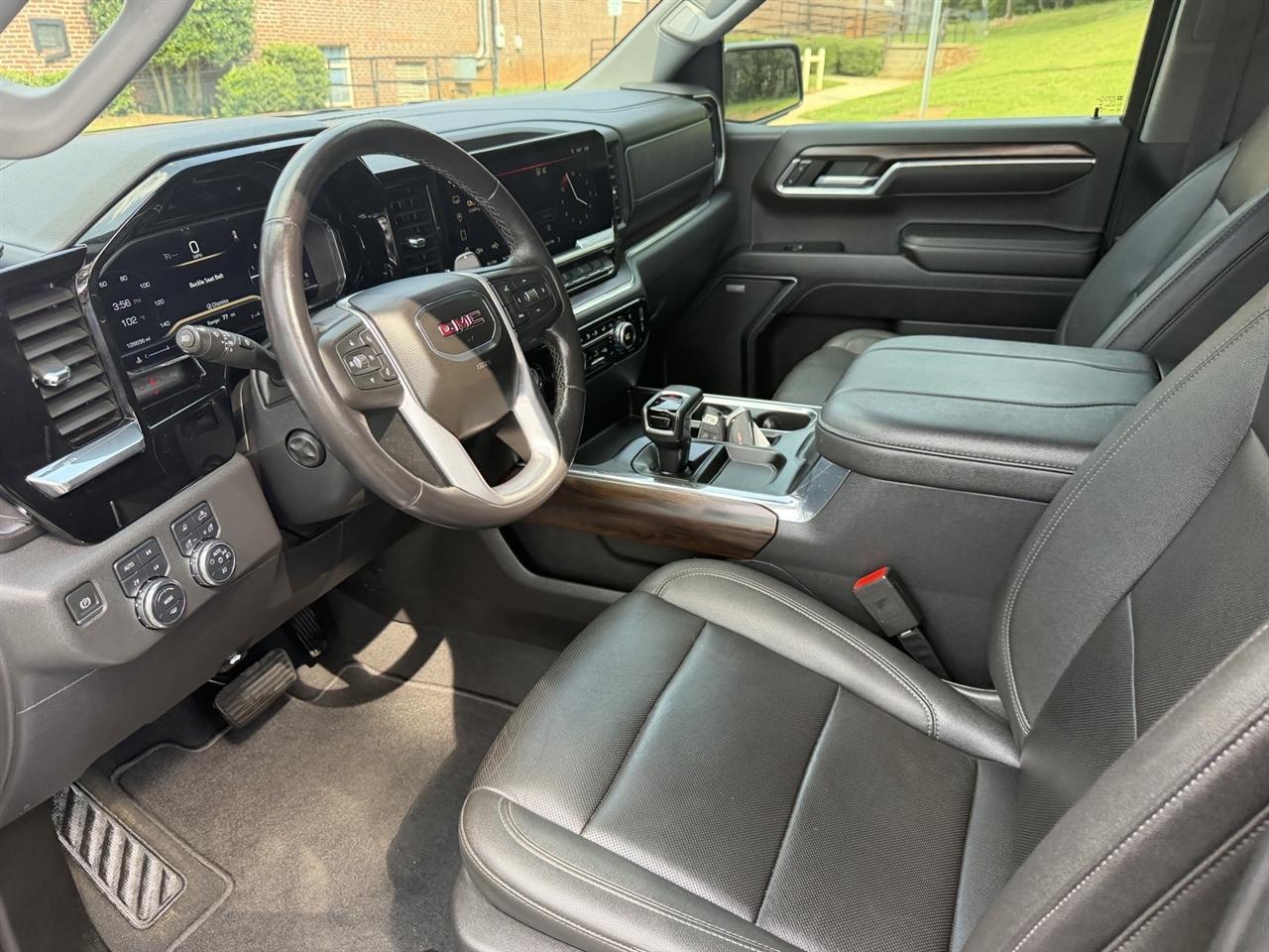GMC Sierra 1500 SLT Crew Cab 4WD 2023