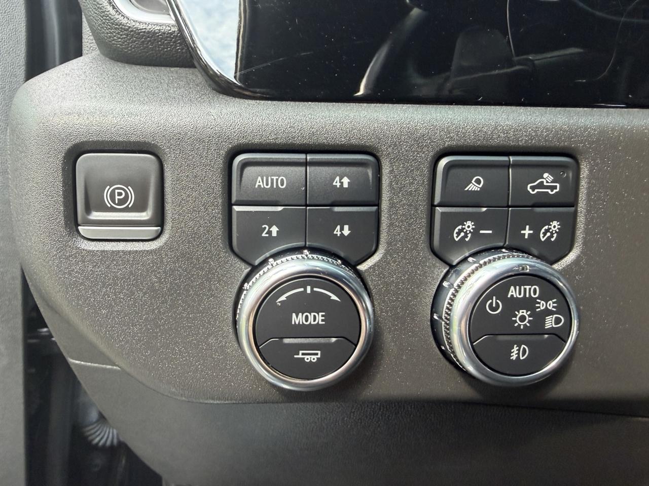 GMC Sierra 1500 SLT Crew Cab 4WD 2023
