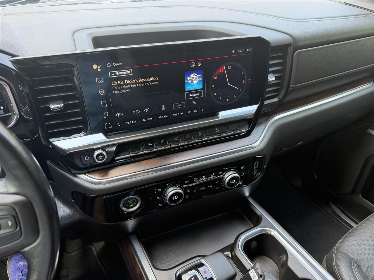 GMC Sierra 1500 SLT Crew Cab 4WD 2023