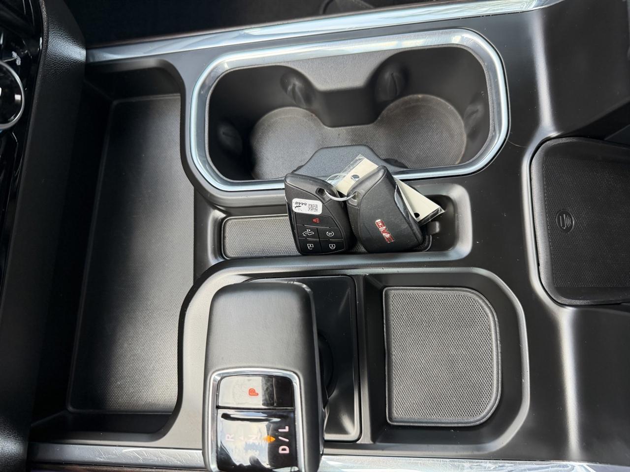 GMC Sierra 1500 SLT Crew Cab 4WD 2023