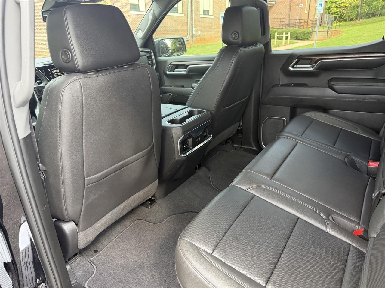 GMC Sierra 1500 SLT Crew Cab 4WD 2023