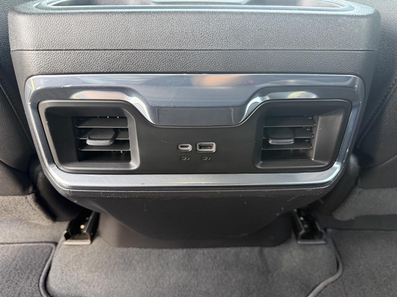 GMC Sierra 1500 SLT Crew Cab 4WD 2023