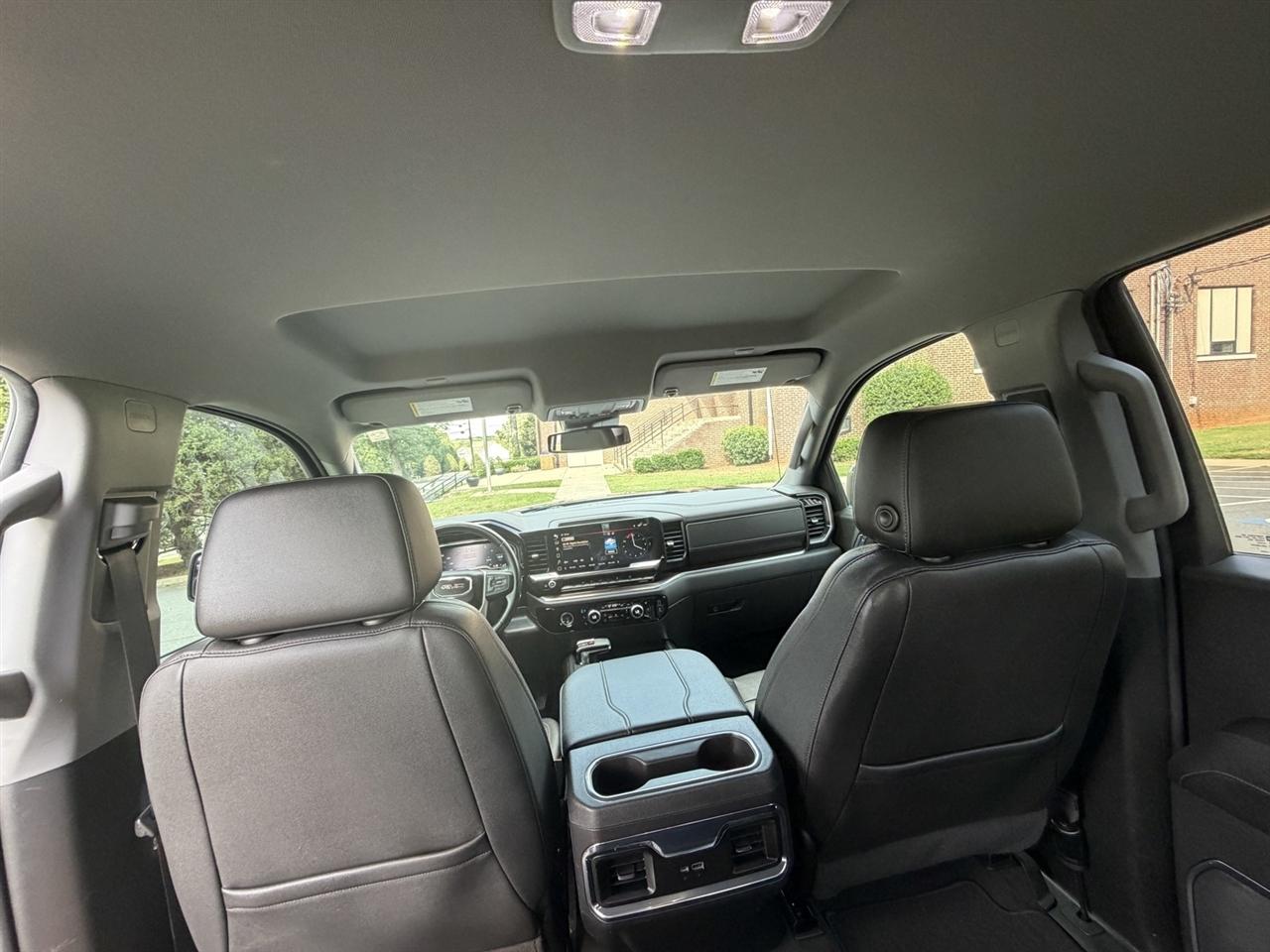 GMC Sierra 1500 SLT Crew Cab 4WD 2023