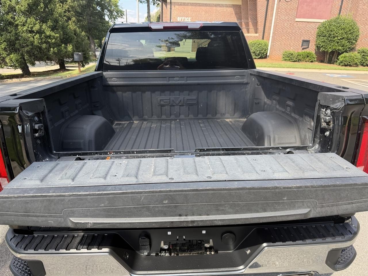 GMC Sierra 1500 SLT Crew Cab 4WD 2023