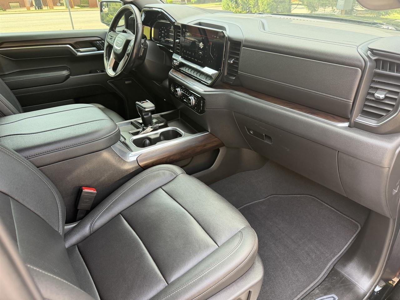 GMC Sierra 1500 SLT Crew Cab 4WD 2023