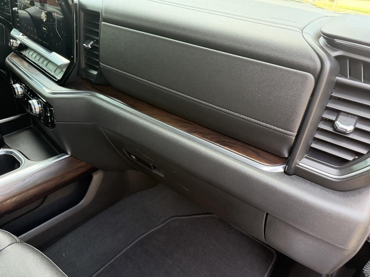 GMC Sierra 1500 SLT Crew Cab 4WD 2023
