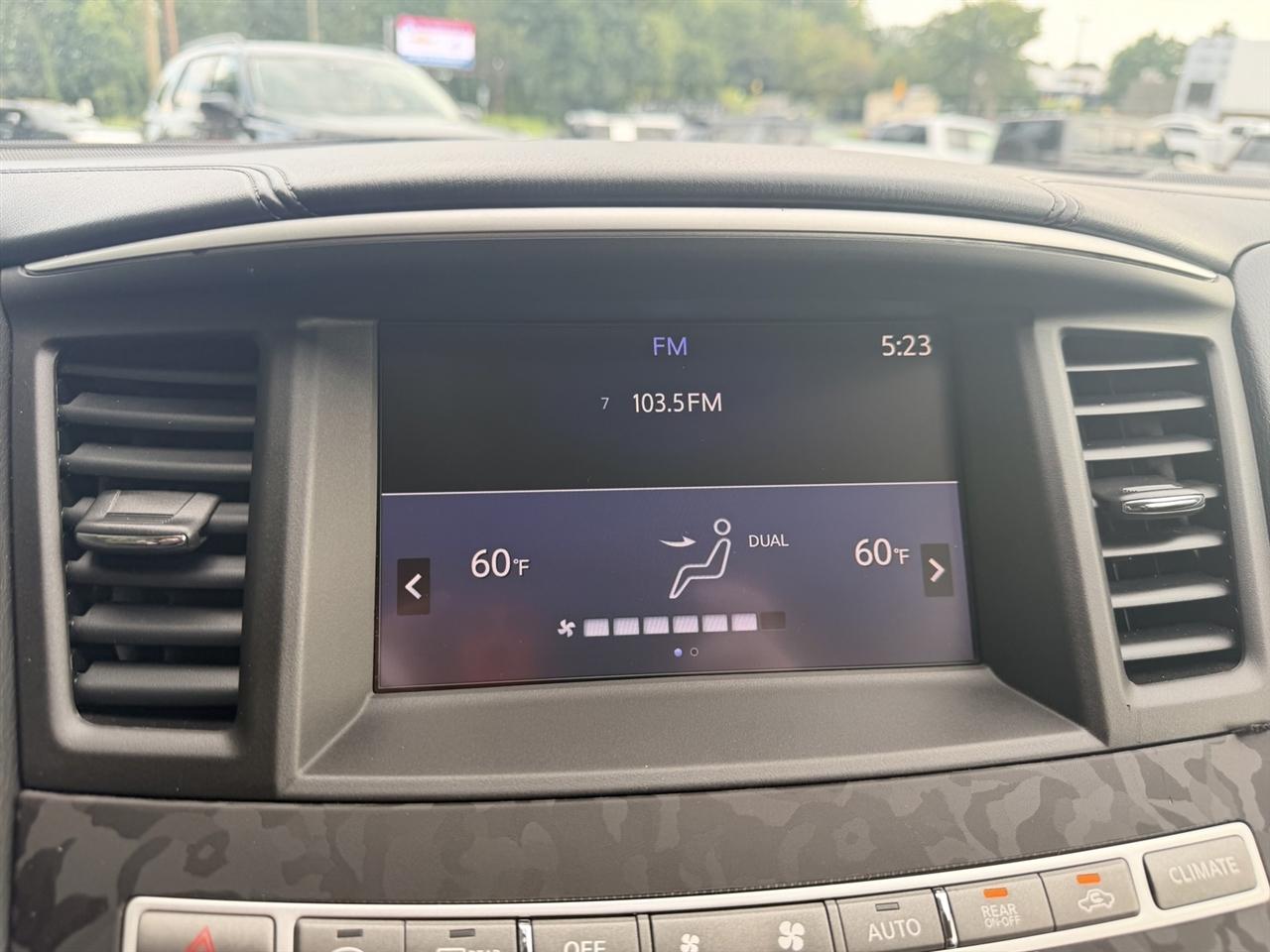 Infiniti QX60 Luxe 2017
