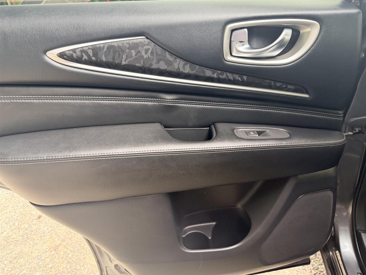 Infiniti QX60 Luxe 2017