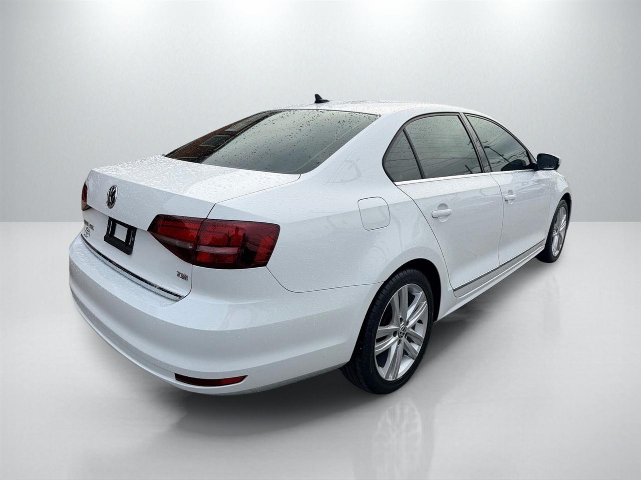 Volkswagen Jetta 1.8T SEL 6A 2017