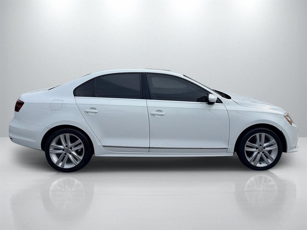 Volkswagen Jetta 1.8T SEL 6A 2017