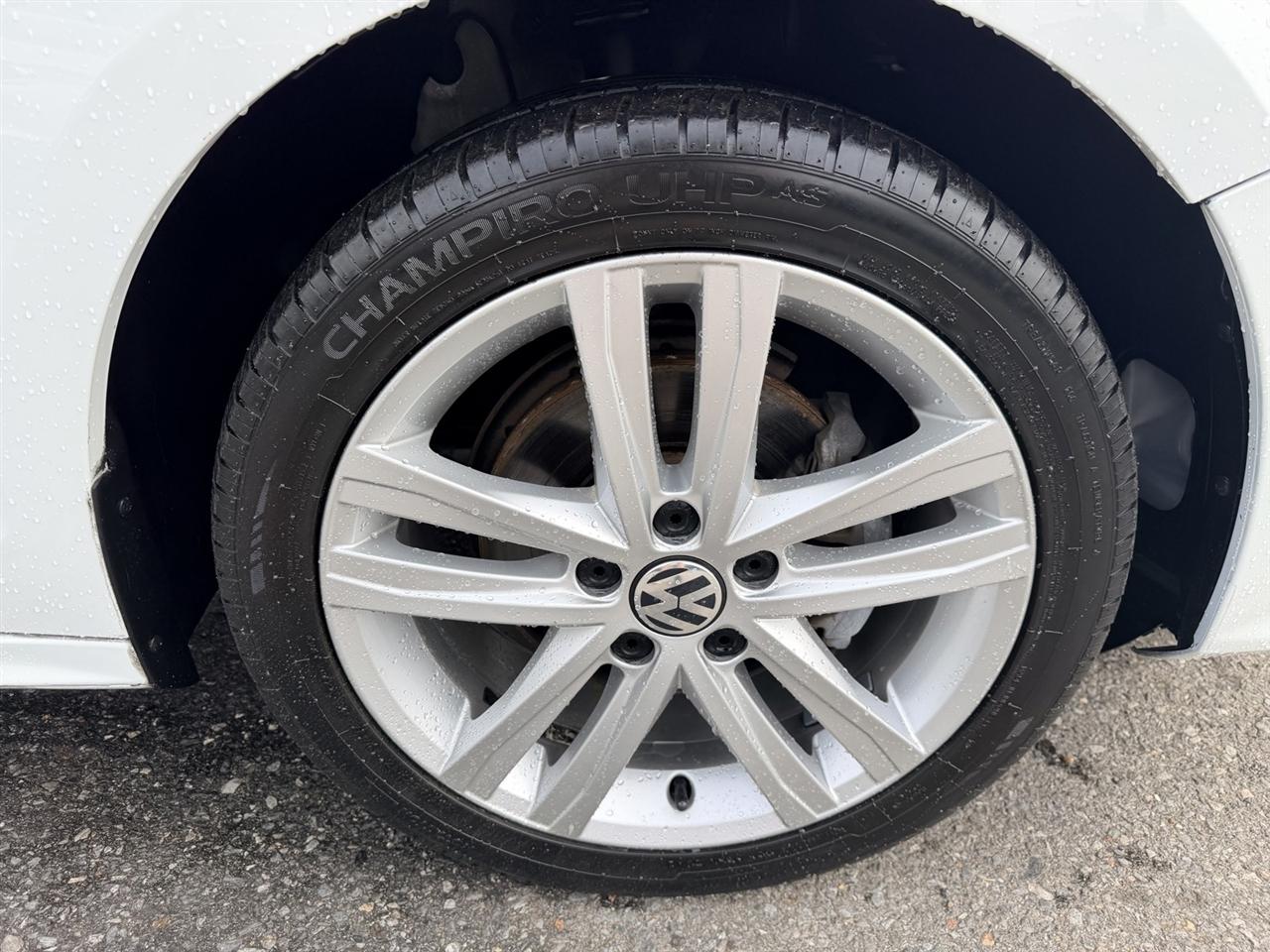 Volkswagen Jetta 1.8T SEL 6A 2017