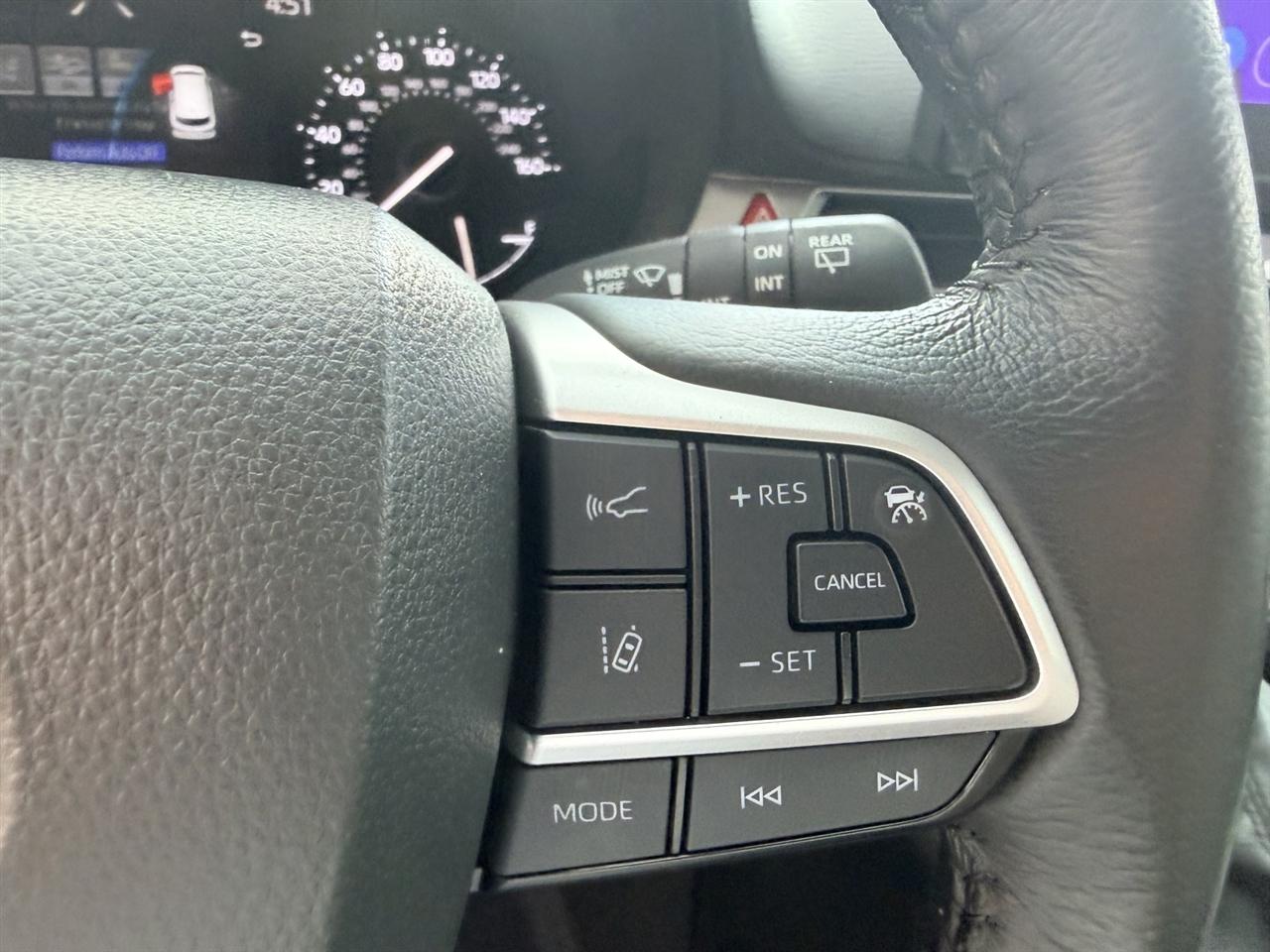 Toyota Sienna XLE 8-Passenger 2025
