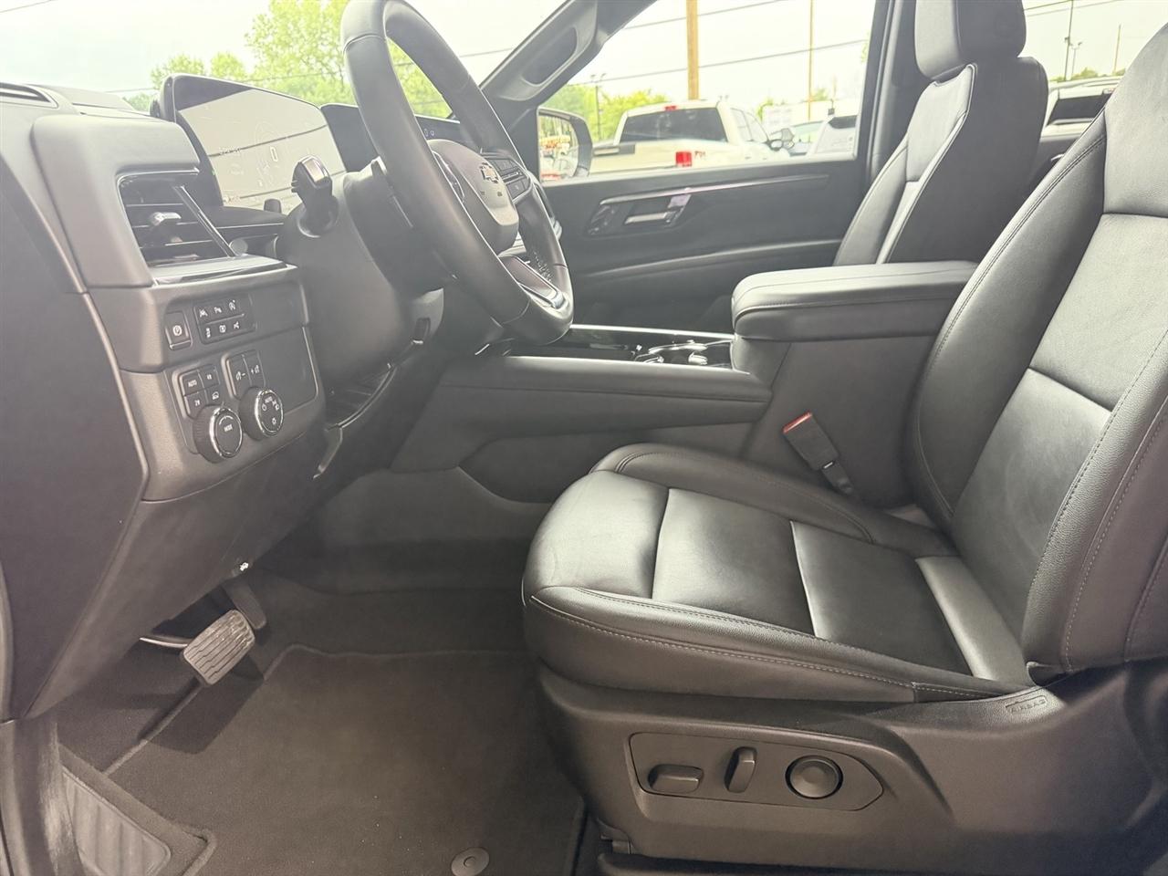 Chevrolet Suburban photo 14