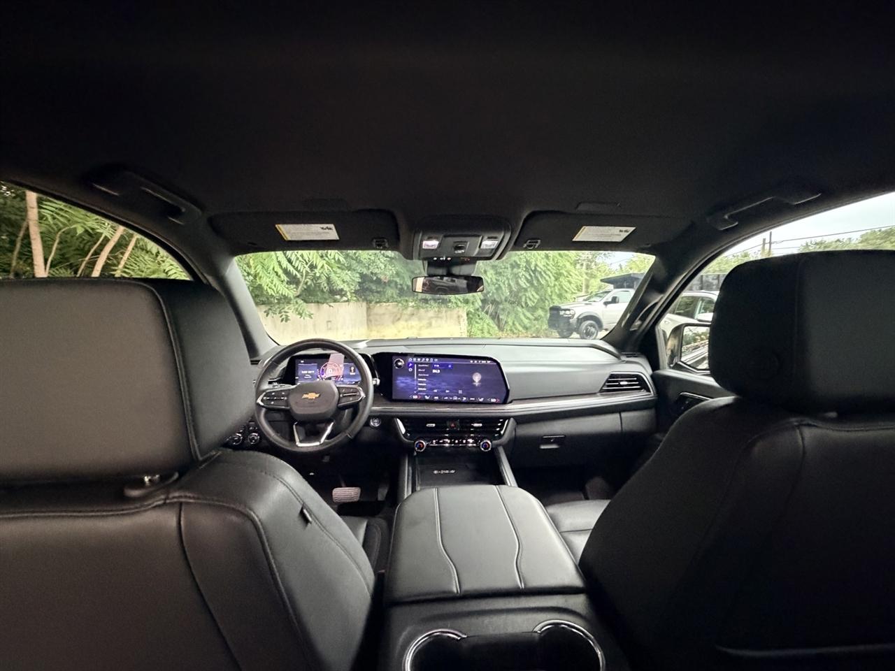Chevrolet Suburban photo 27