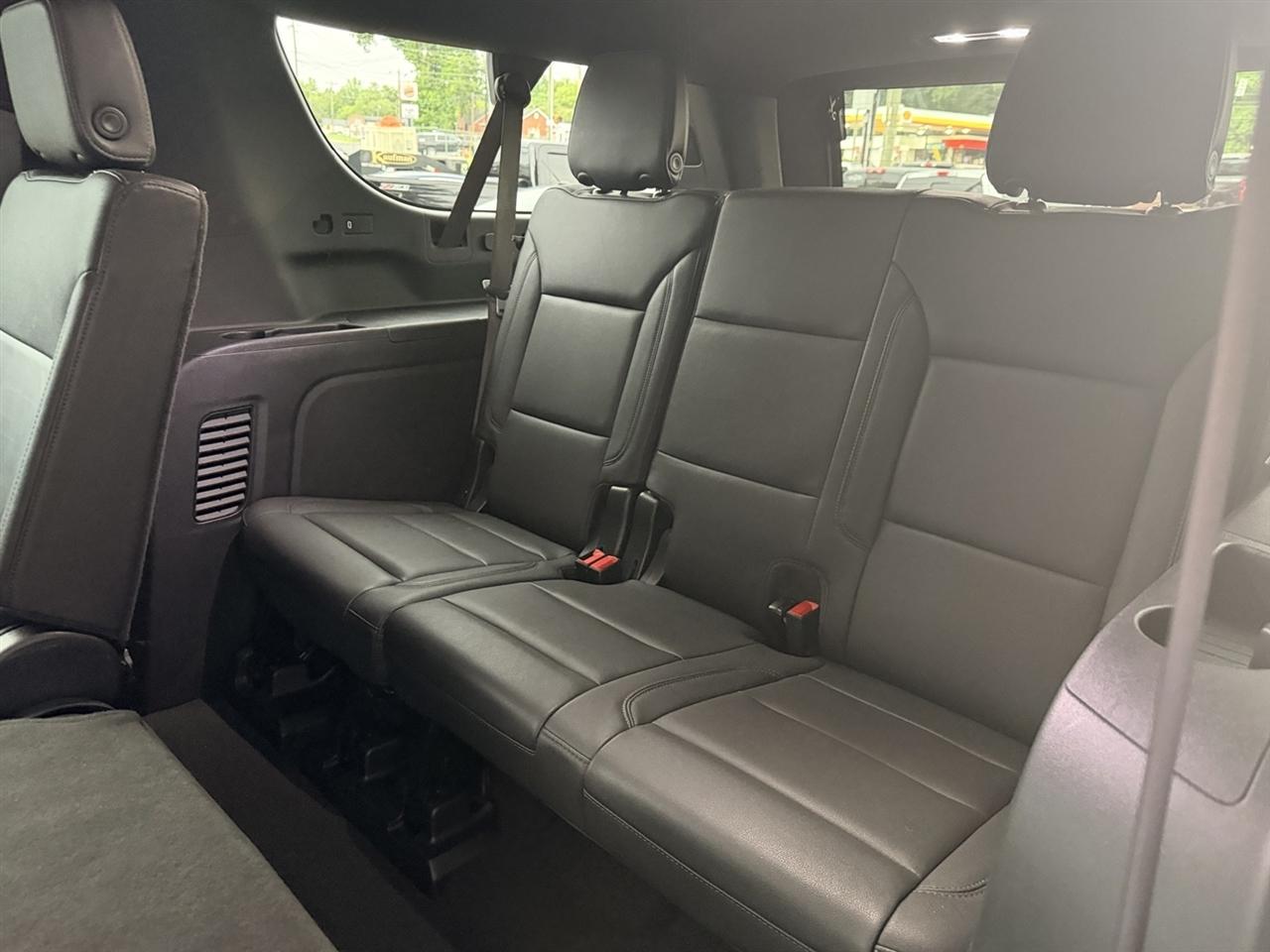 Chevrolet Suburban photo 29