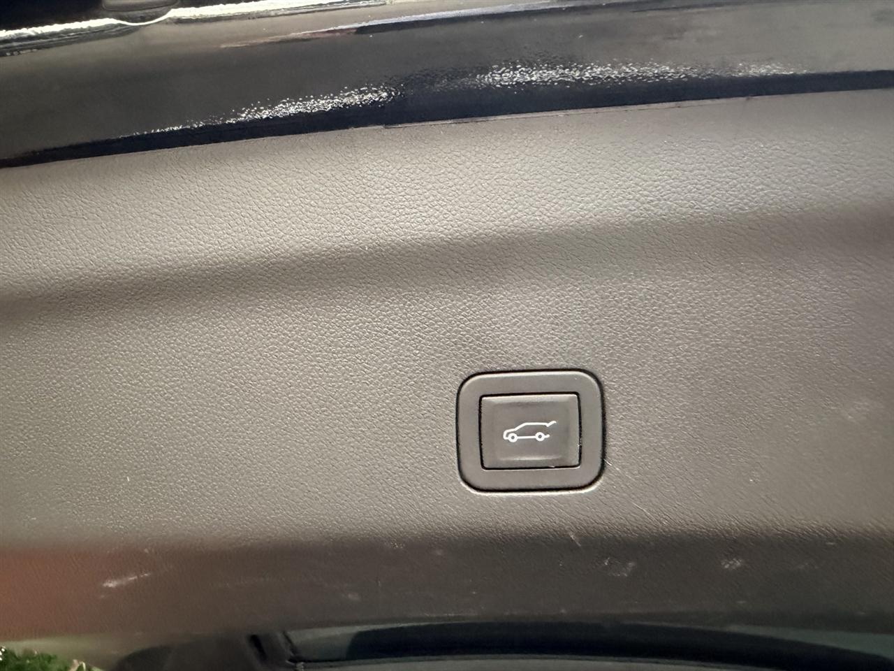 Chevrolet Suburban photo 31