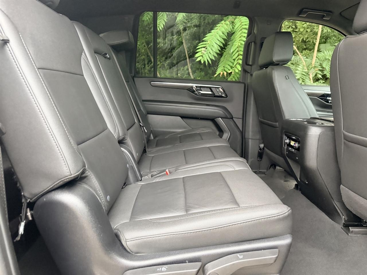Chevrolet Suburban photo 33