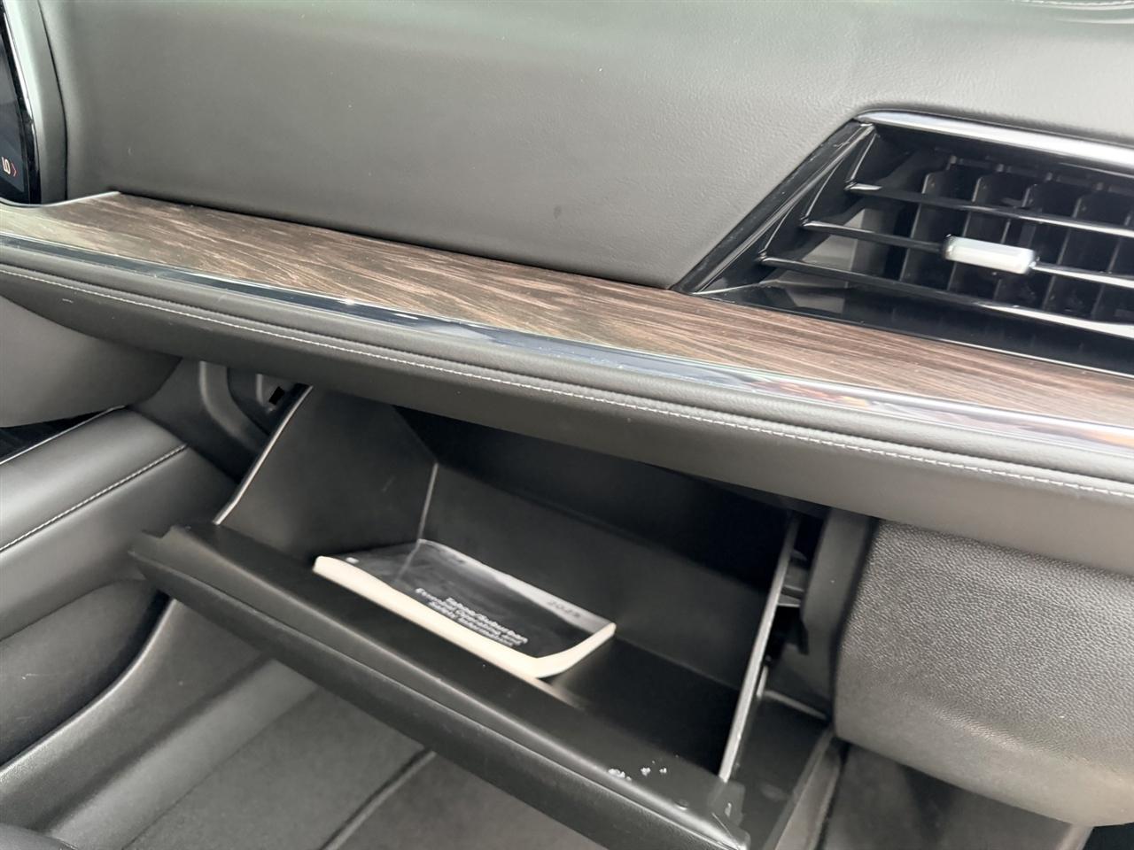 Chevrolet Suburban photo 36