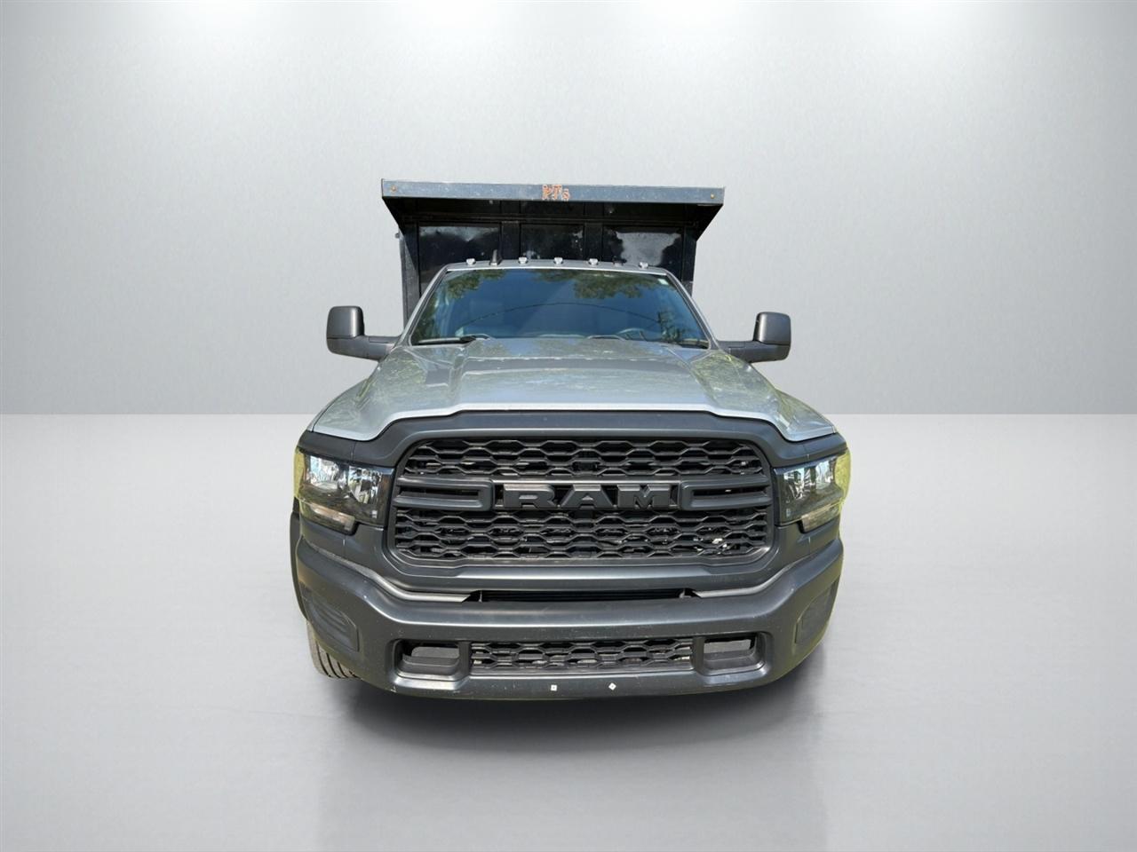 RAM 5500 Regular Cab LWB 4WD DRW 2023