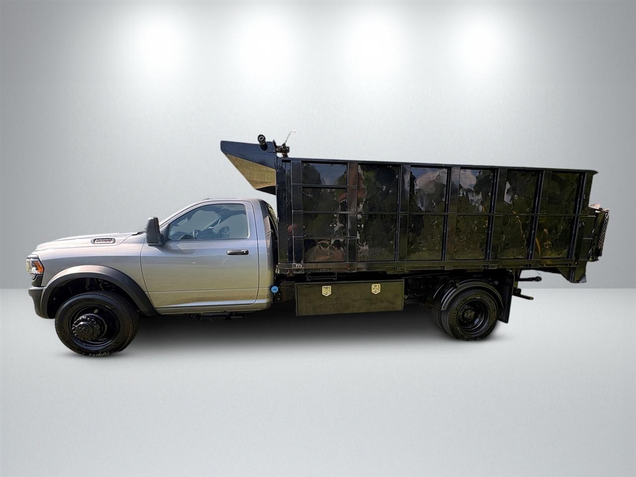 RAM 5500 Regular Cab LWB 4WD DRW 2023