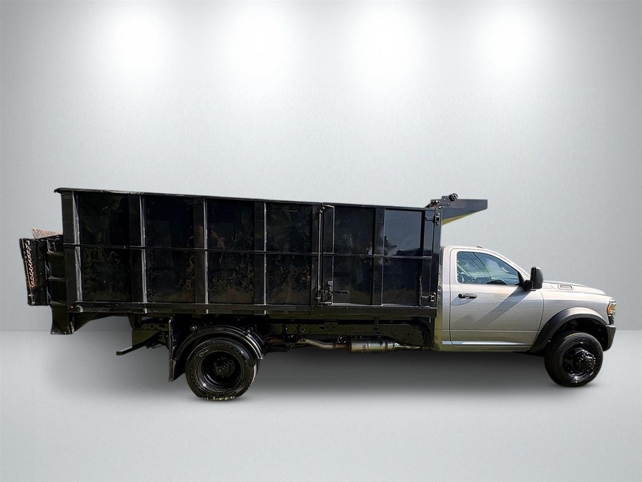 RAM 5500 Regular Cab LWB 4WD DRW 2023
