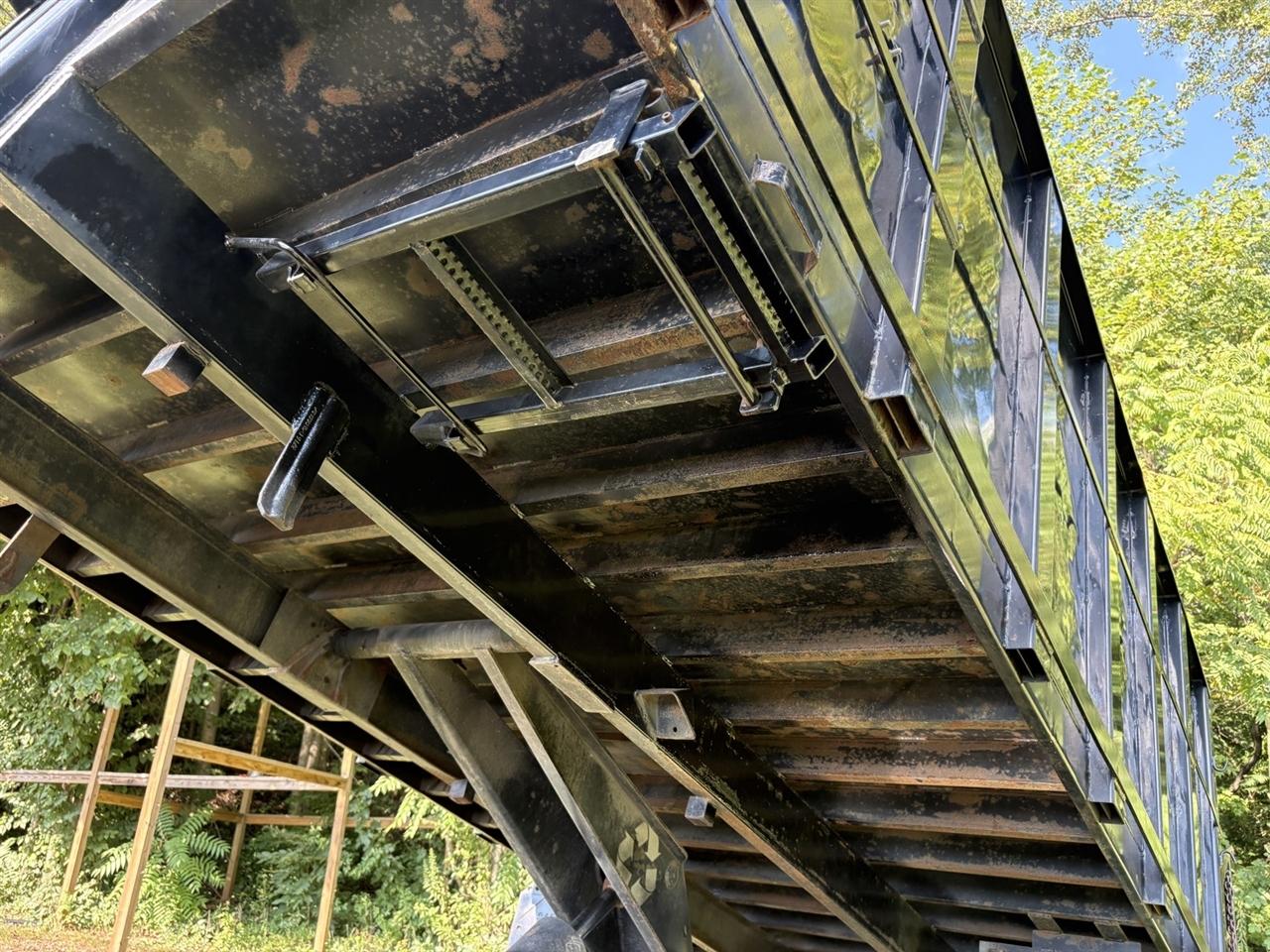 RAM 5500 Regular Cab LWB 4WD DRW 2023