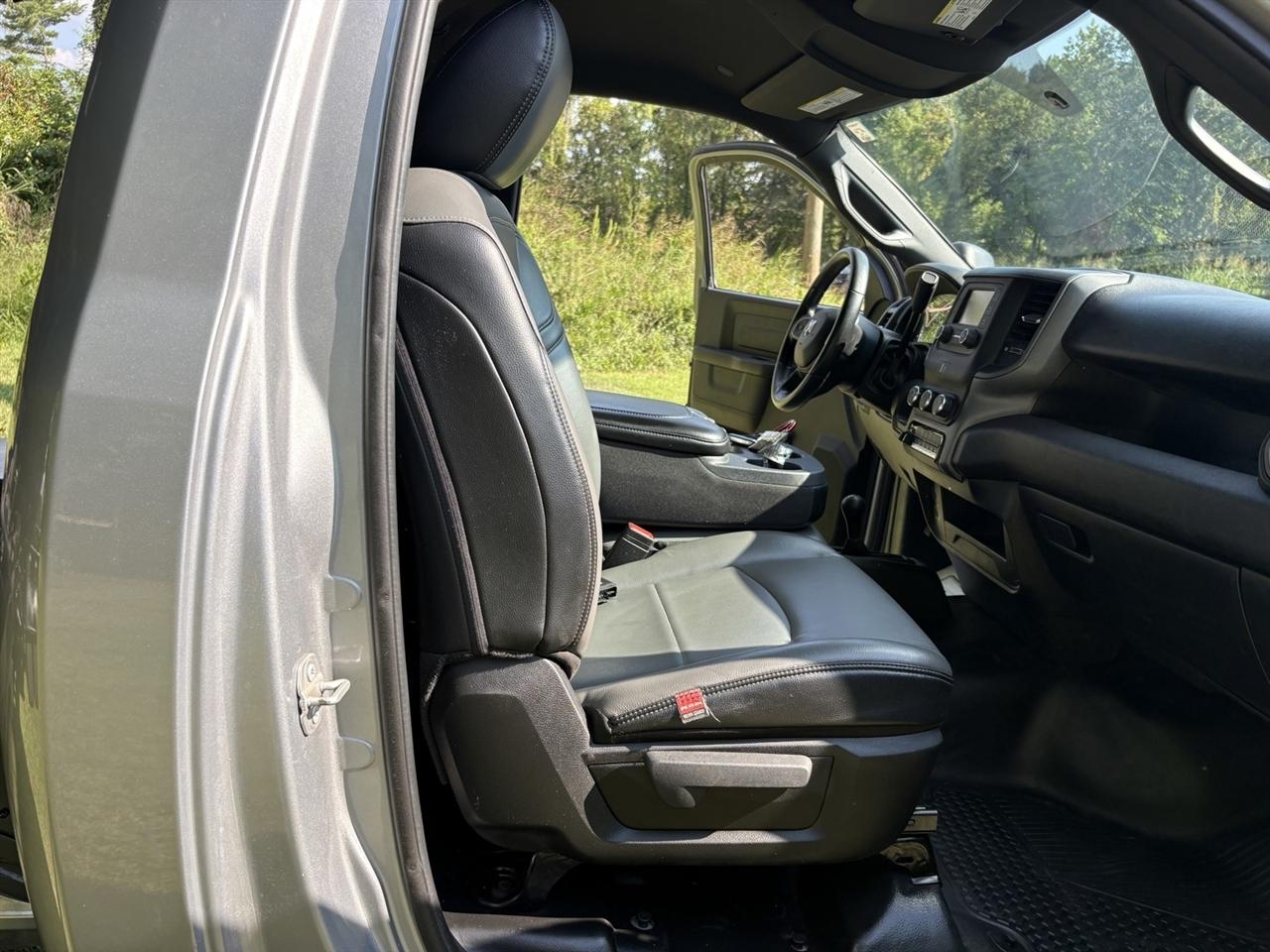 RAM 5500 Regular Cab LWB 4WD DRW 2023