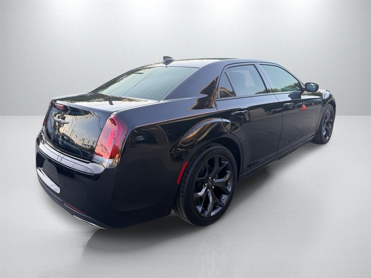Chrysler 300 Touring L 2023