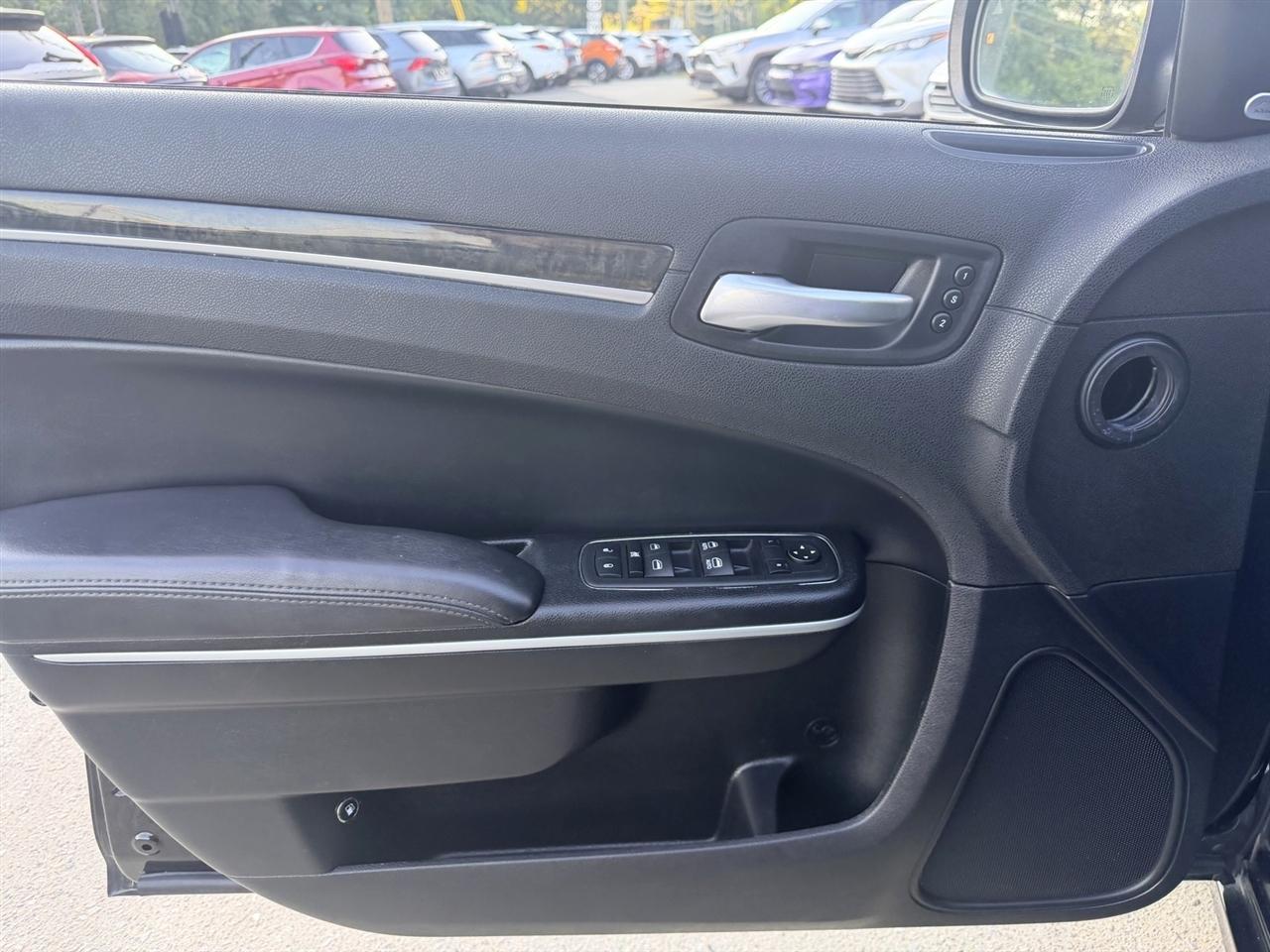 Chrysler 300 Touring L 2023