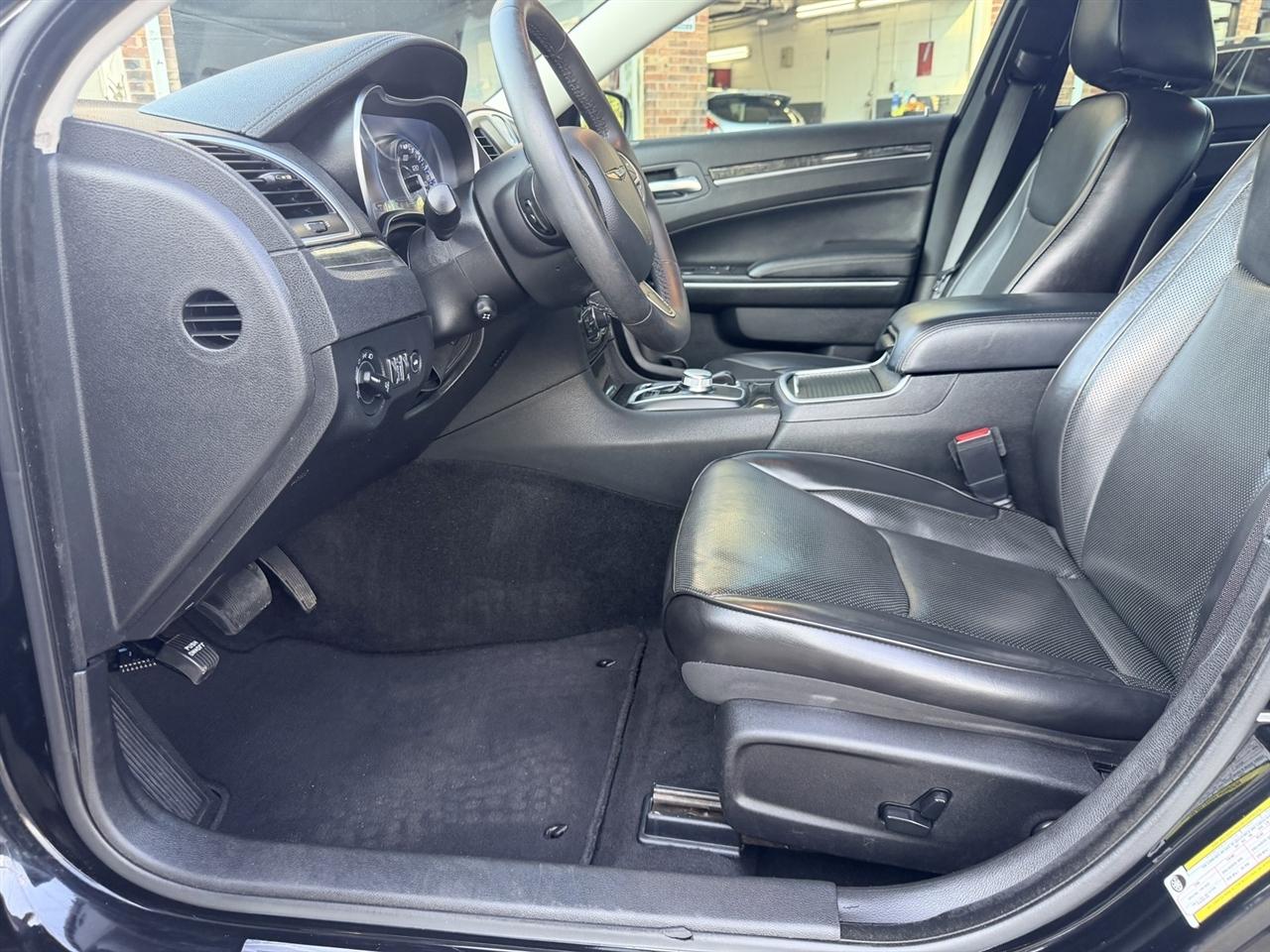 Chrysler 300 Touring L 2023