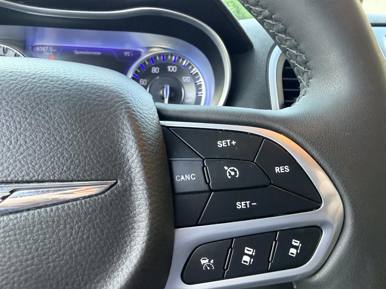 Chrysler 300 Touring L 2023