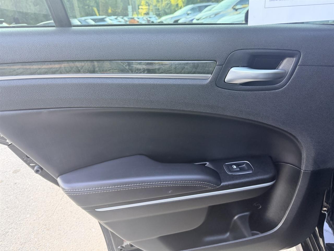 Chrysler 300 Touring L 2023