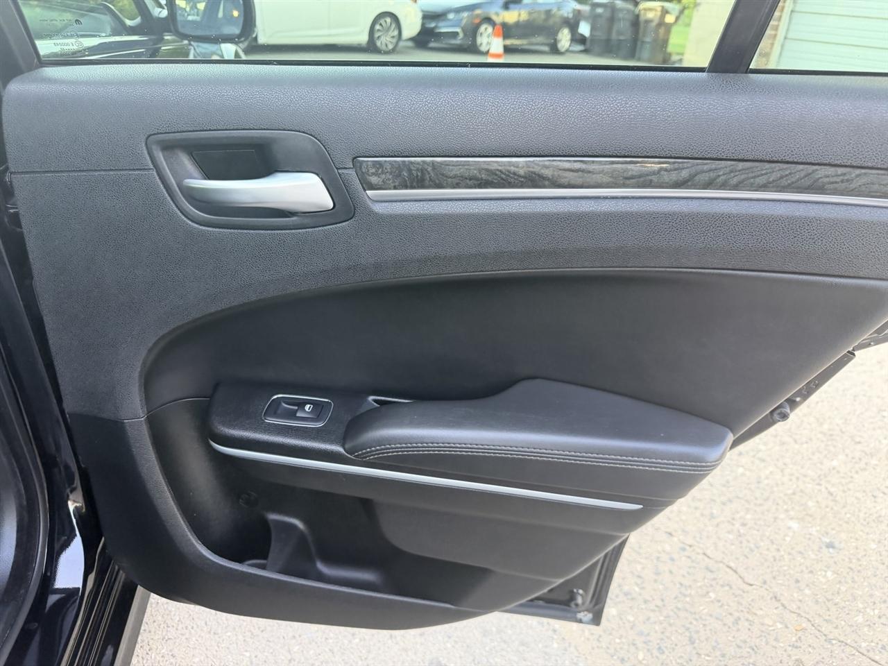 Chrysler 300 Touring L 2023
