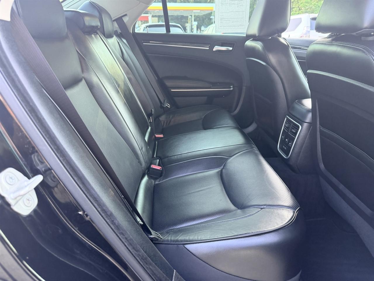 Chrysler 300 Touring L 2023